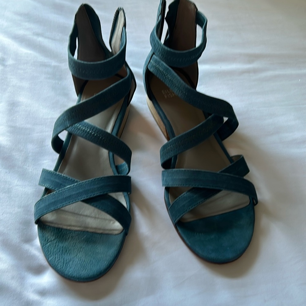 Eileen Fisher like new sandals teal blue 7.5